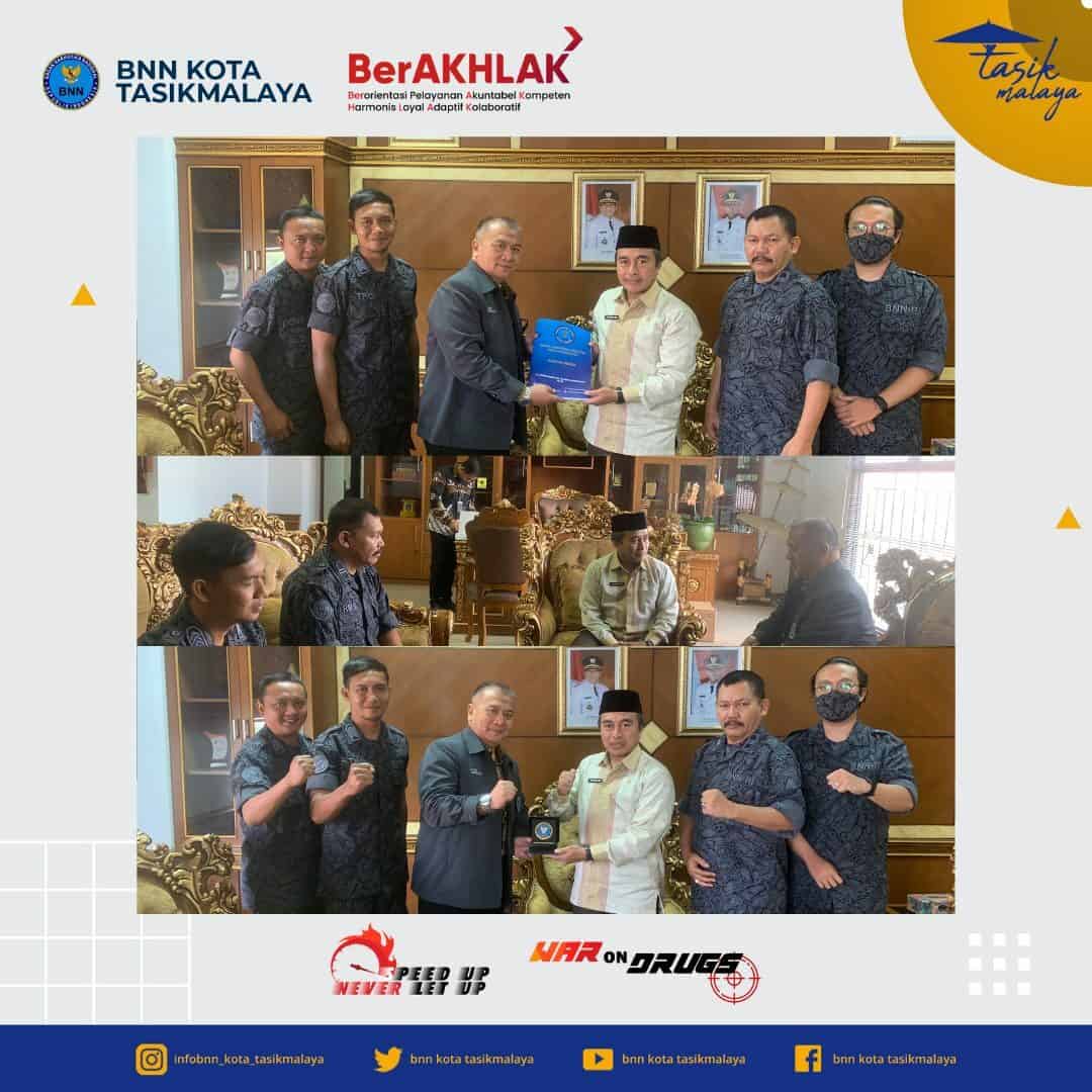 Lakukan Pertemuan dengan Sekda Kabupaten Tasikmalaya, Wilayah Kabupaten Tasikmalaya Siap Menjadi Wilayah Bersinar Lakukan Pertuman dengan Sekda Kabupaten Tasikmalaya, Wilayah Kabupaten Tasikmalaya Siap Menjadi Wilayah Bersinar