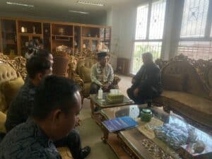 Lakukan Pertuman dengan Sekda Kabupaten Tasikmalaya, Wilayah Kabupaten Tasikmalaya Siap Menjadi Wilayah Bersinar Lakukan Pertuman dengan Sekda Kabupaten Tasikmalaya, Wilayah Kabupaten Tasikmalaya Siap Menjadi Wilayah Bersinar
