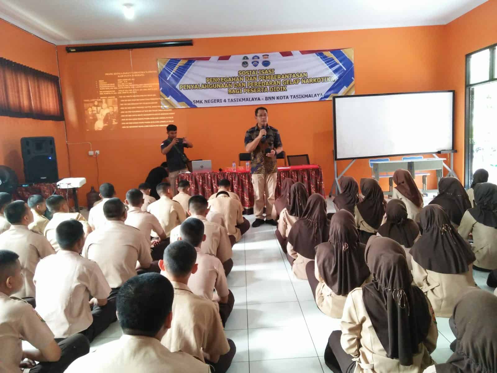 Ratusan Siswa/Siswi SMKN 4 Tasikmalaya Siap Menjadi Pelajar Bersinar Ratusan