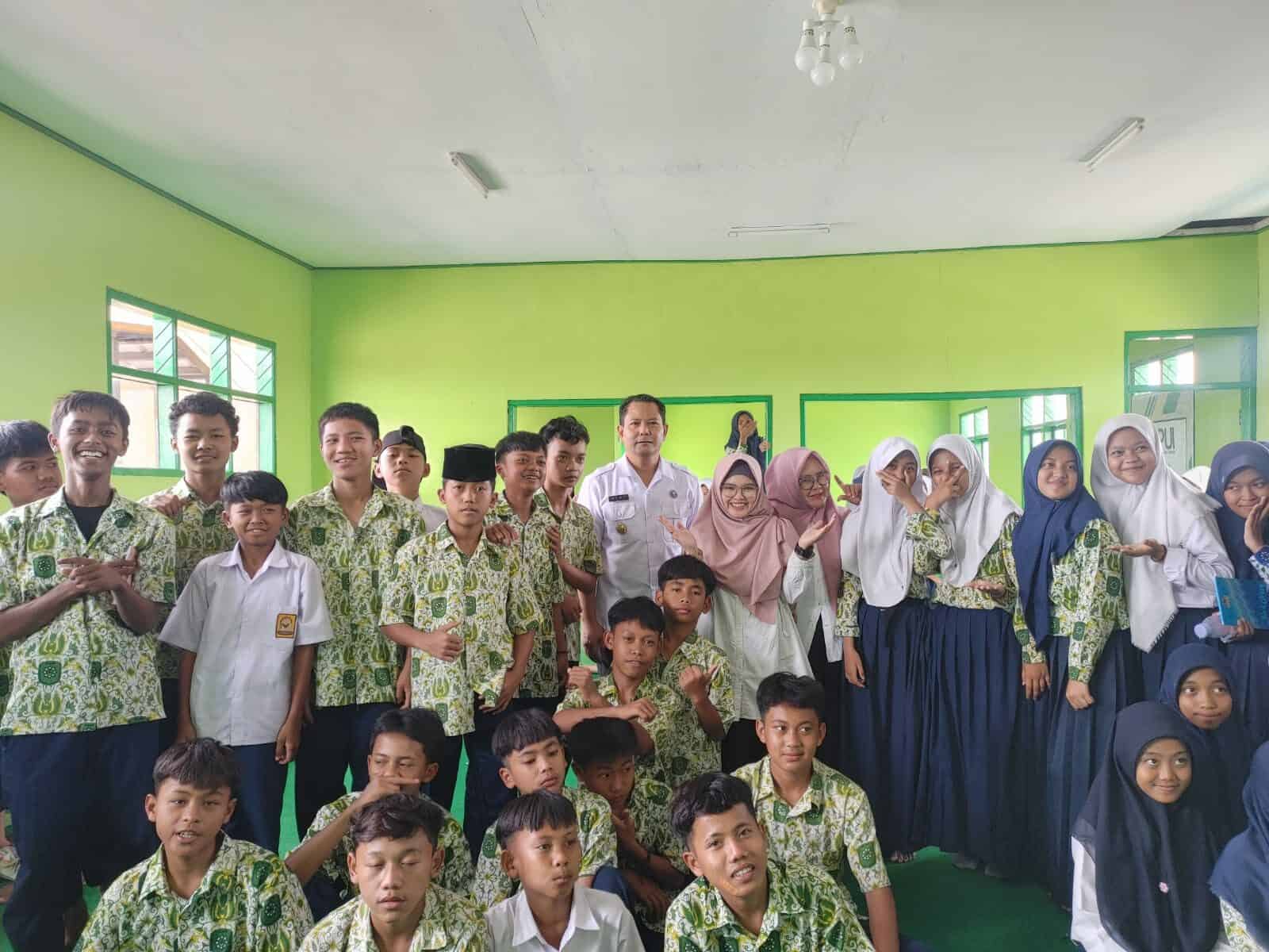 Pelajar SMP PUI Kota Tasikmalay Siap Menjauhi Narkoba Pelajar SMP PUI Kota Tasikmalay Siap Menjauhi Narkoba